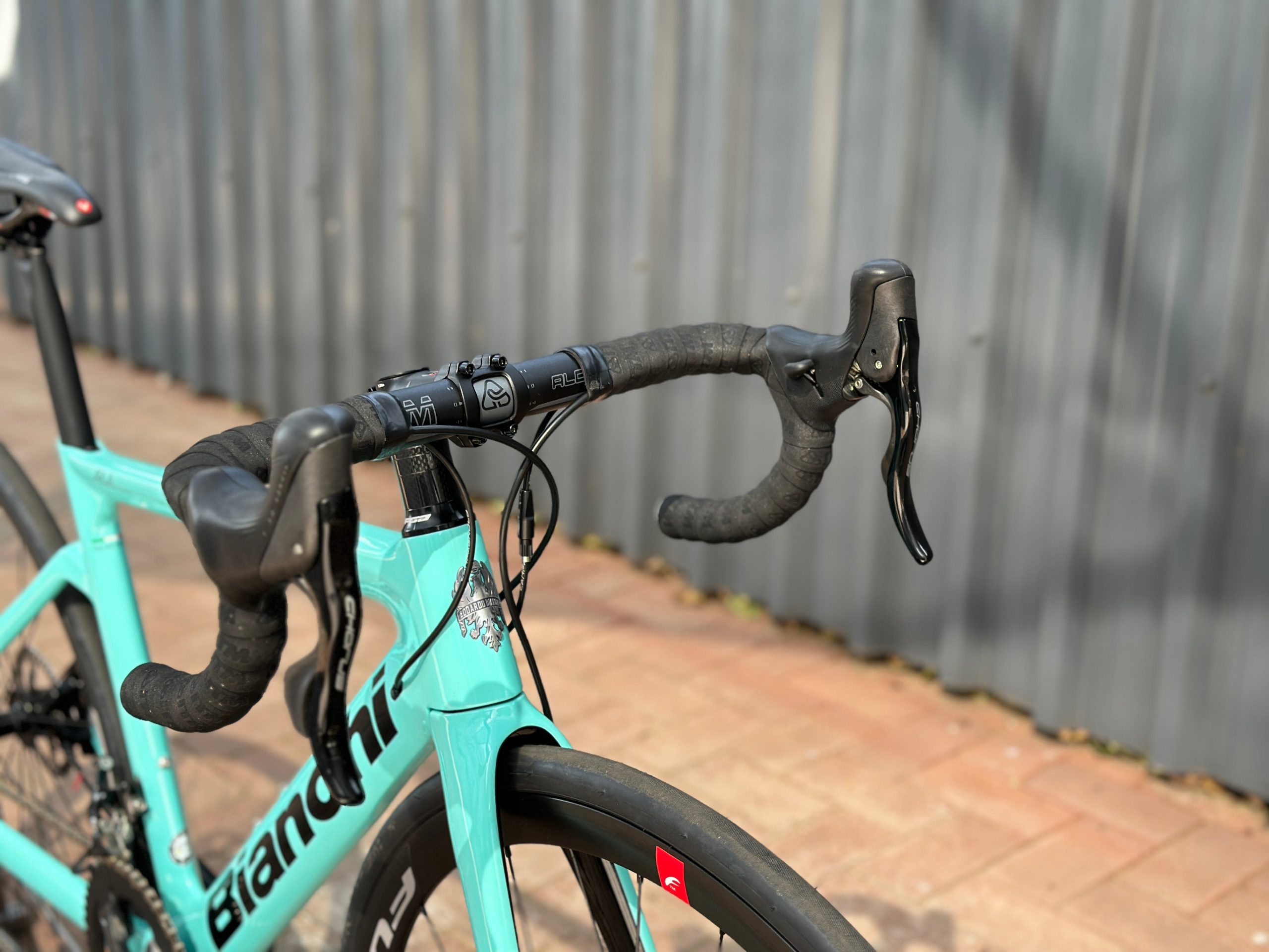 Bianchi Aria Aero Disc Road Bike (Chorus) - Image 8