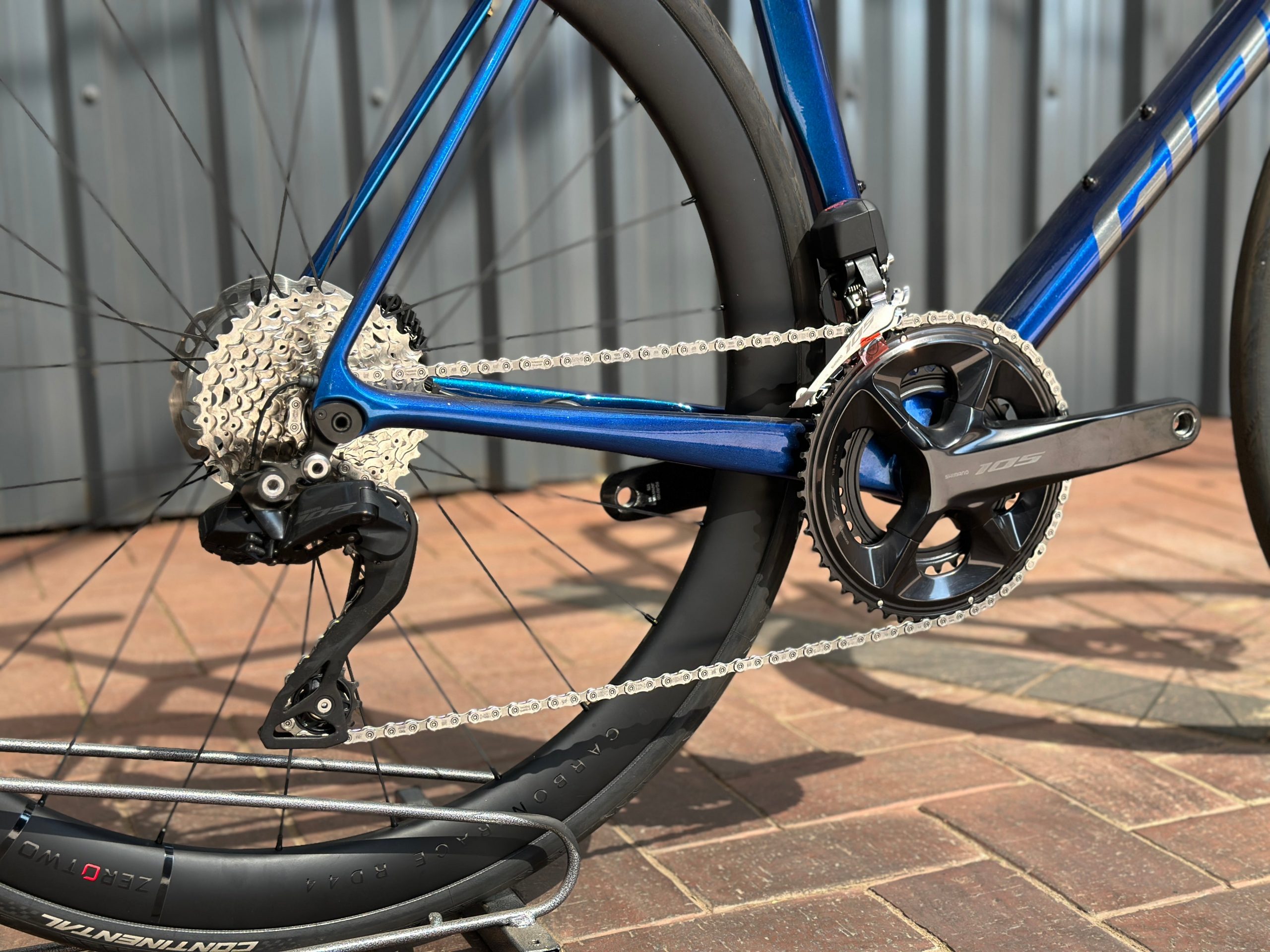 Giant TCR Advanced Pro 0 (105 di2) view 2