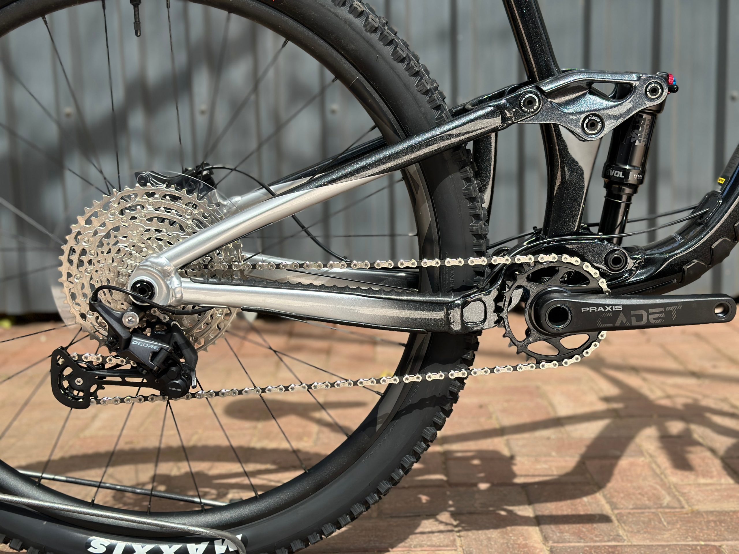 Giant Trance 2 29er (2024) view 3