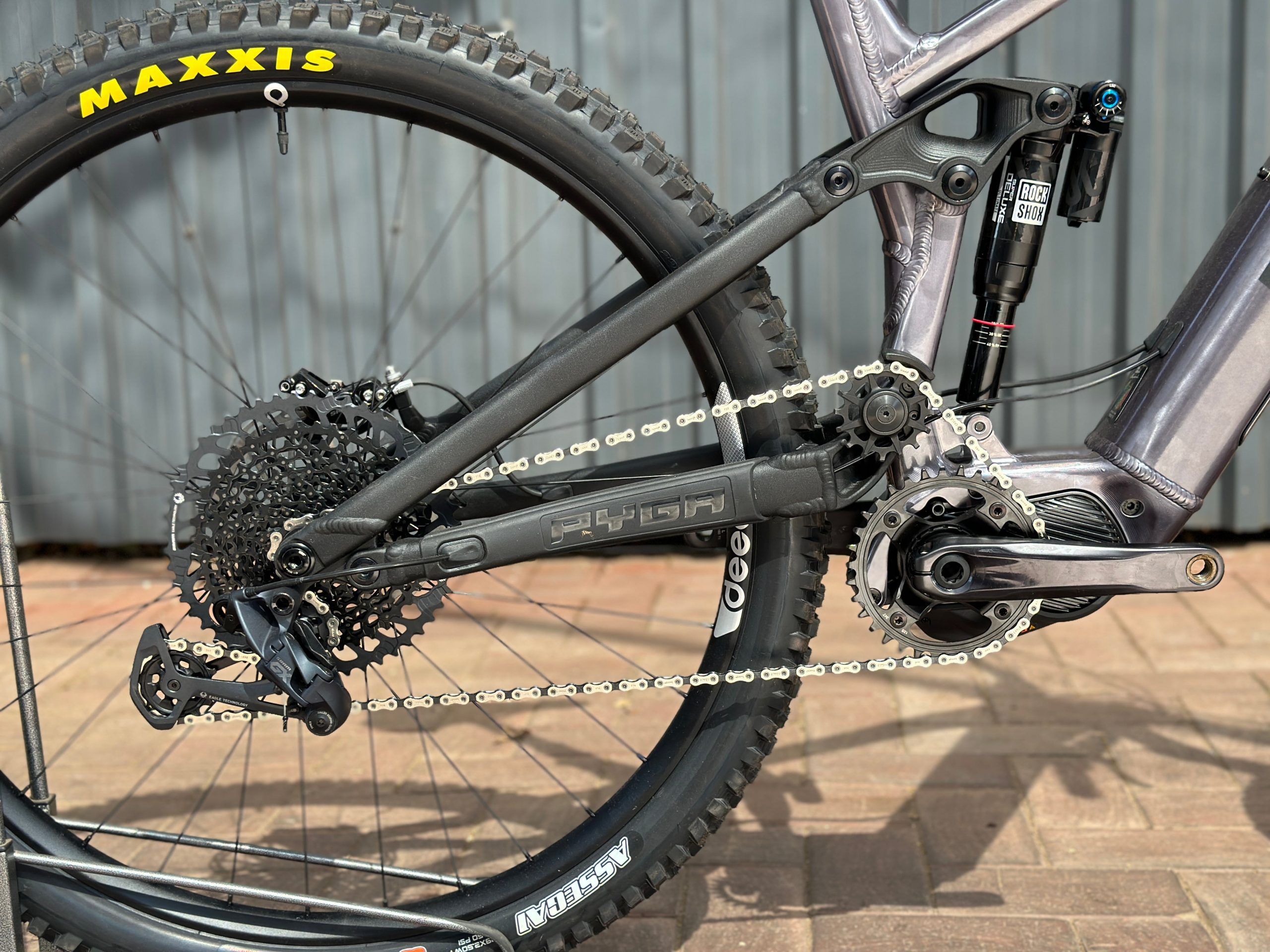 Pyga Evolve E-Bike (630wH) view 2