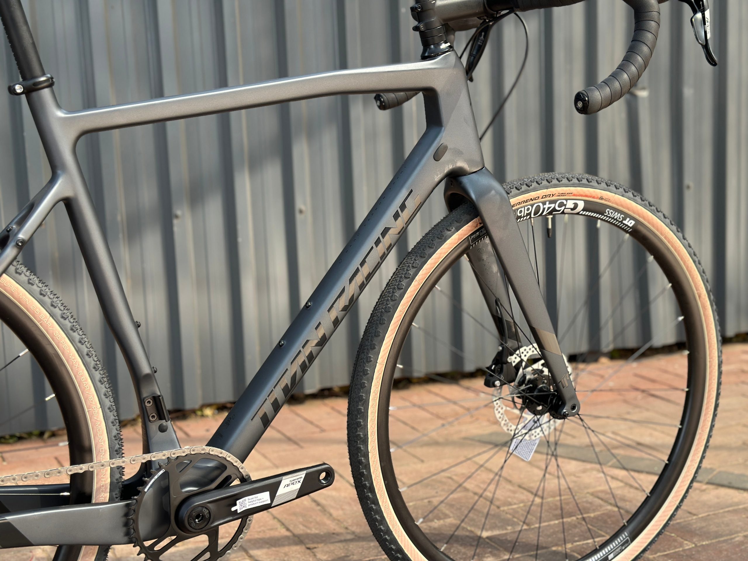 Titan Switch Carbon Comp (2024) view 4