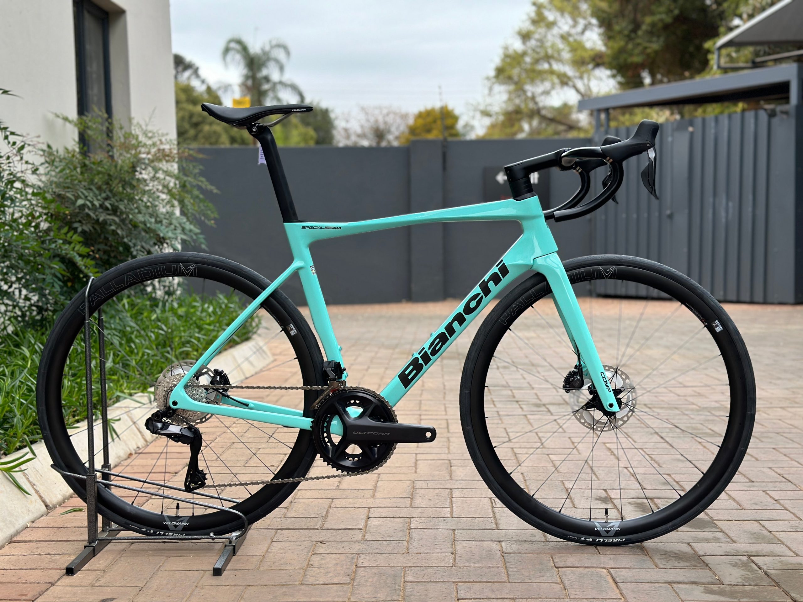 Bianchi Specialissima Comp Ultegra (2024) view 2