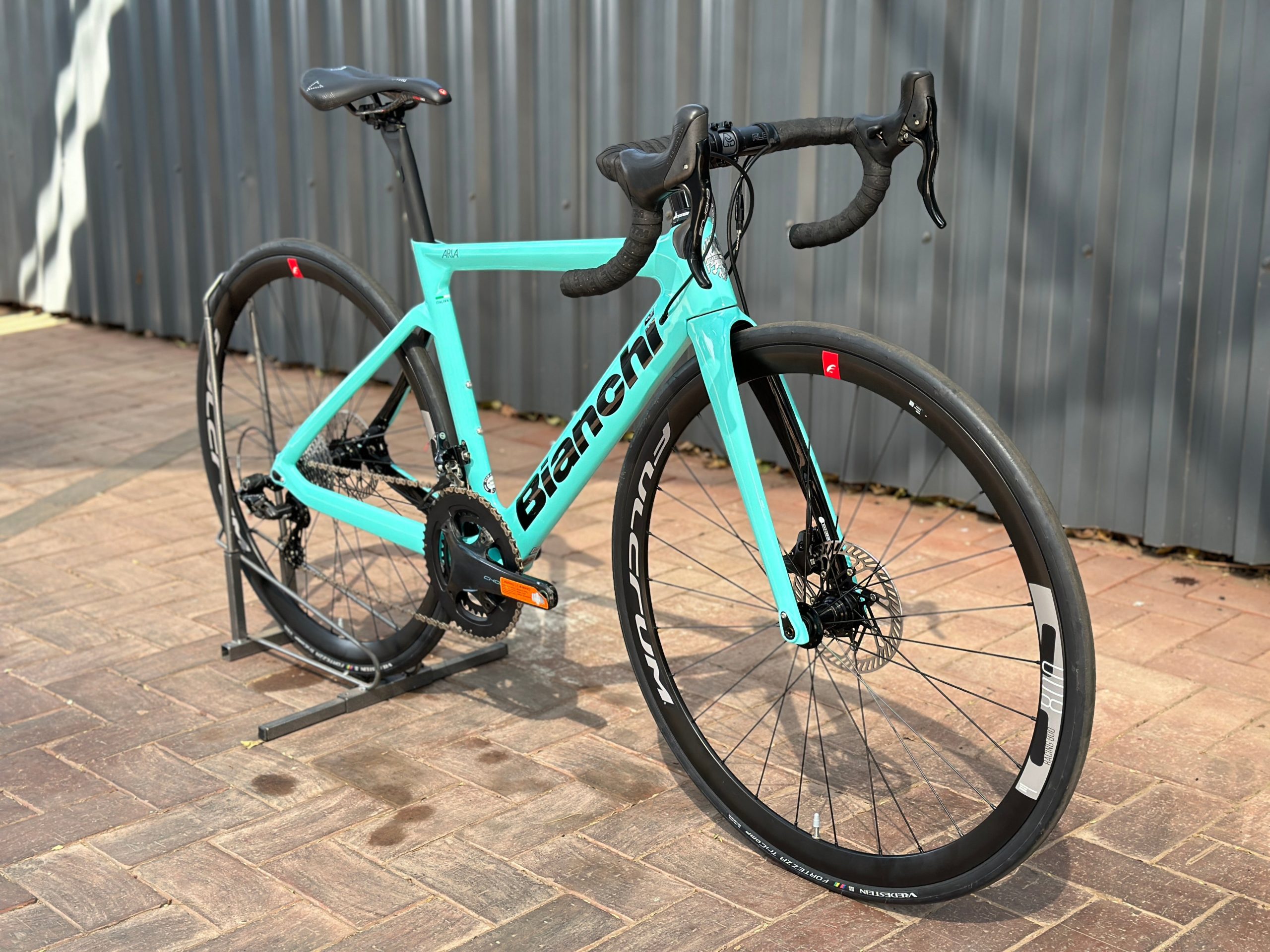Bianchi Aria Aero Disc Road Bike (Chorus) - Image 6