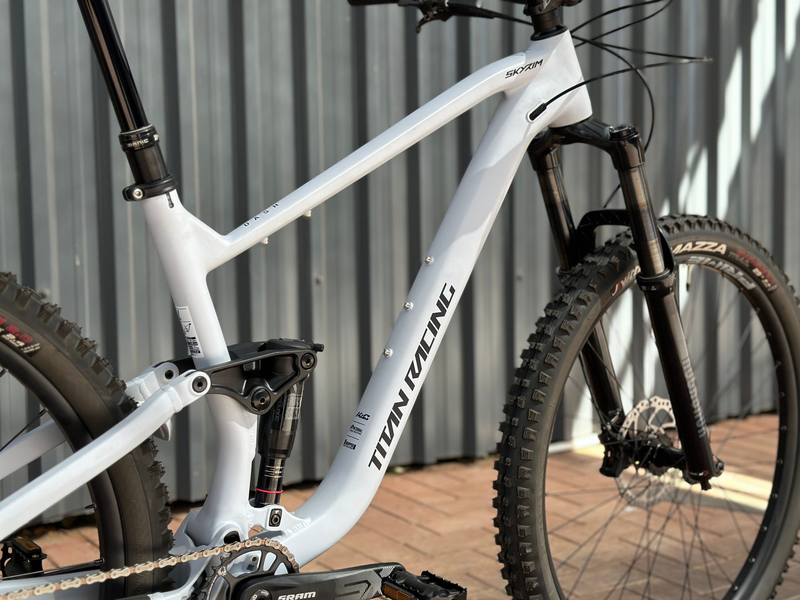 Titan Skyrim Dash (2024) view 3