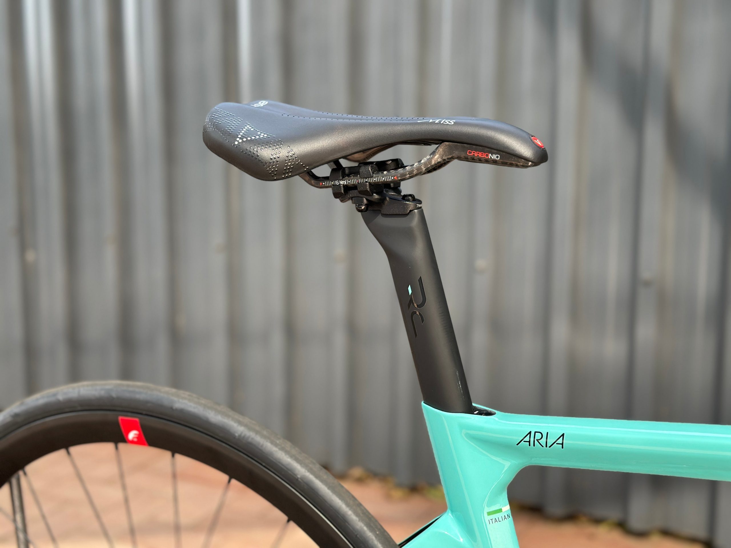 Bianchi Aria Aero Disc Road Bike (Chorus) - Image 5