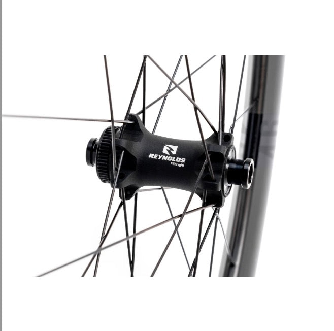 Reynolds AR46 Carbon Disc Wheelset view 4